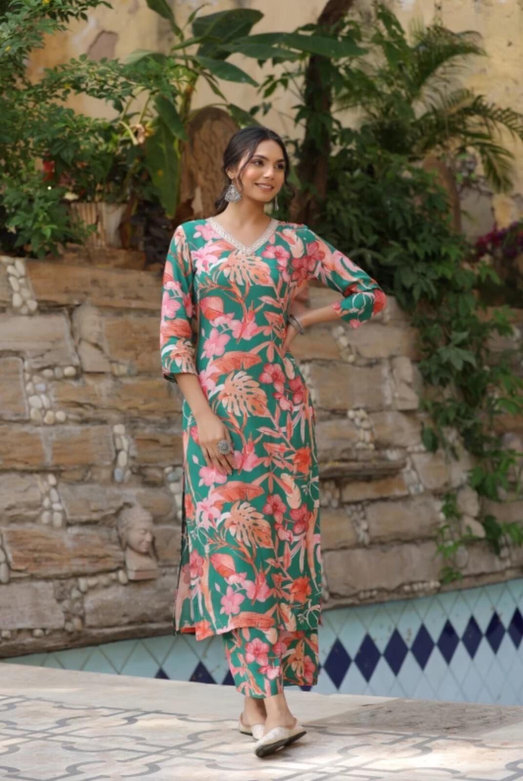 Indian Salwar Suit;Women Green Floral Printed Cotton blend Solid Kurta Pant Set
