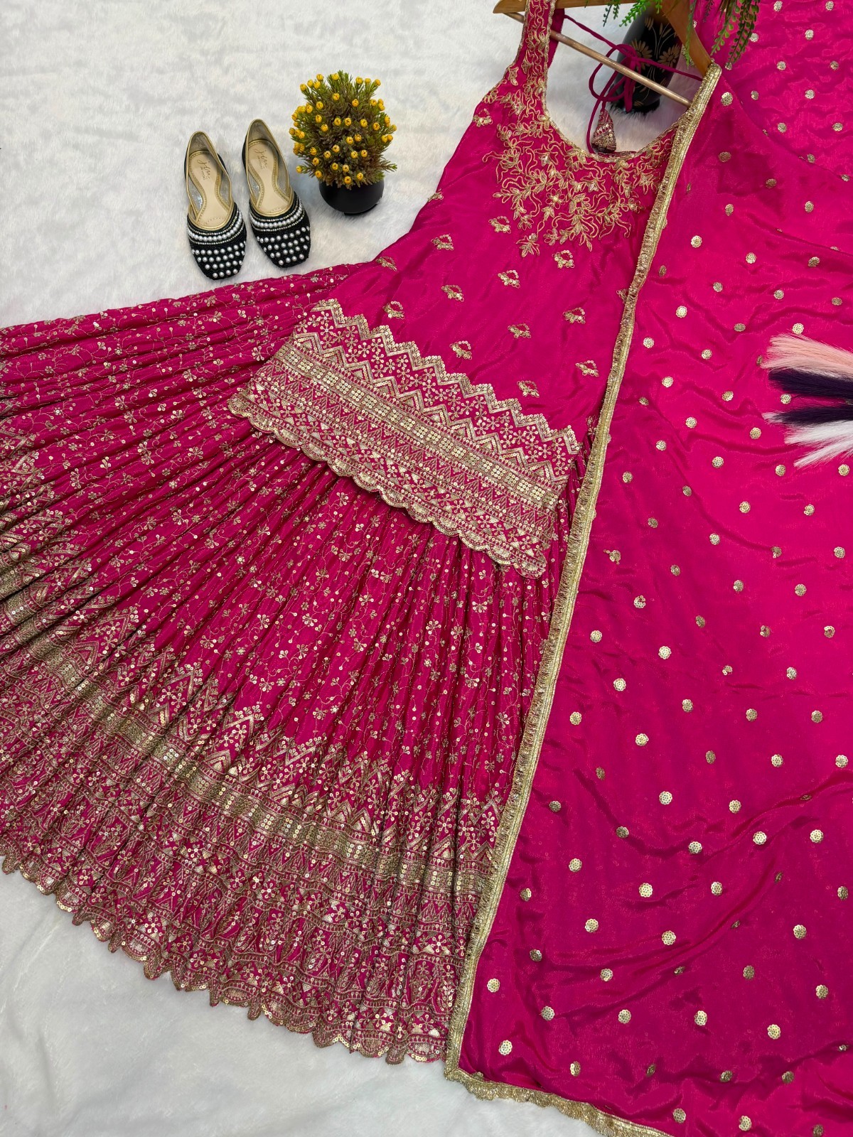 TOP LEHENGA INDIAN BOLLYWOOD WEDDING PARTY PAKISTANI WEAR READYMADE