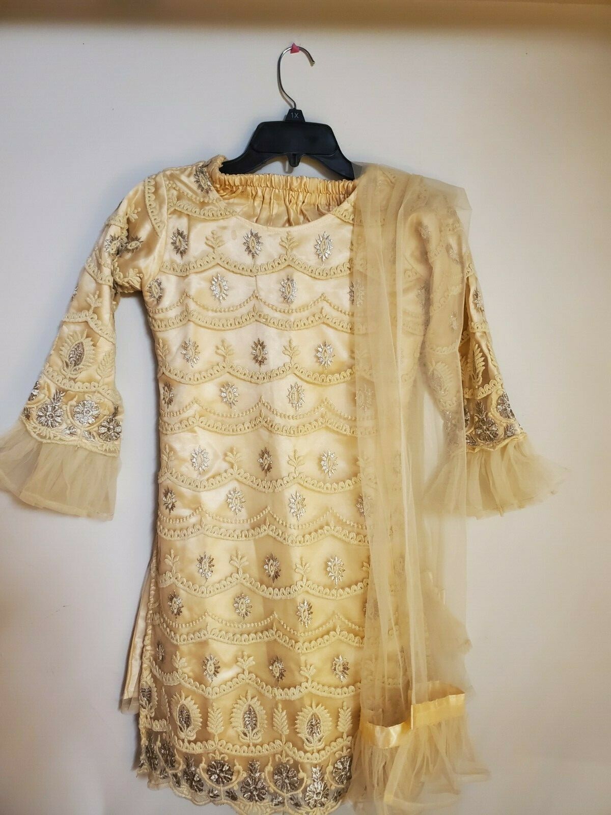 Girl’s gorgeous full embroidered  salwar suit for Eid! Size 32