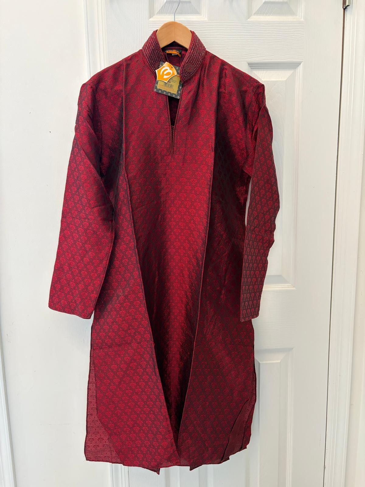 Manyavar Kurta Pyzama set, never used, in original packing. S(36″/ 90cm) size