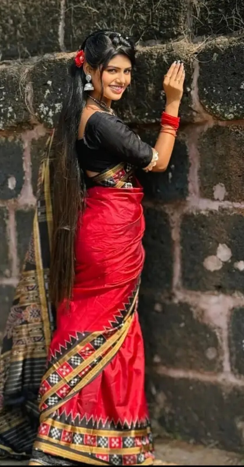 Traditional Ikat Silk Saree – Luxurious Handloom Sari for Weddings & Parties