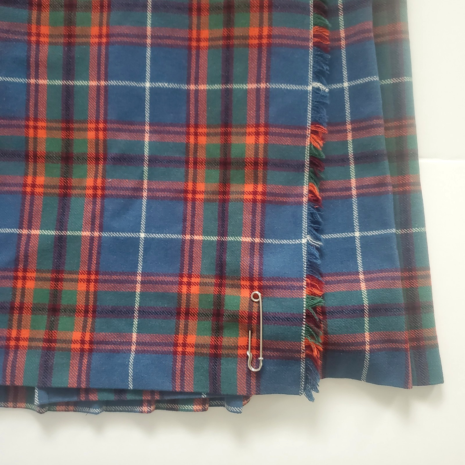 VTG Laird-Portch Scotland Wool Kilt Skirt Size 30 Plaid Blue Red Tartan Pleated