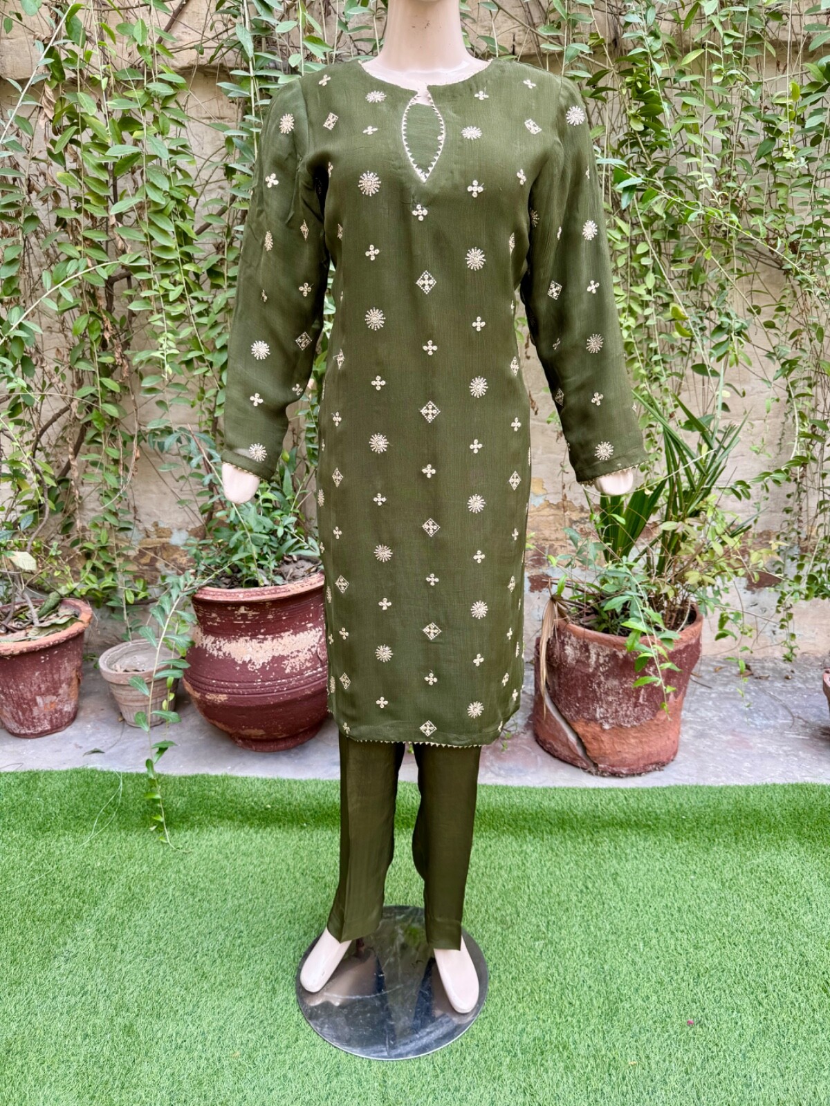 Pakistani Mahendi Green Straight Style Embroidered Sequins 3pcs Chiffon Dress,S