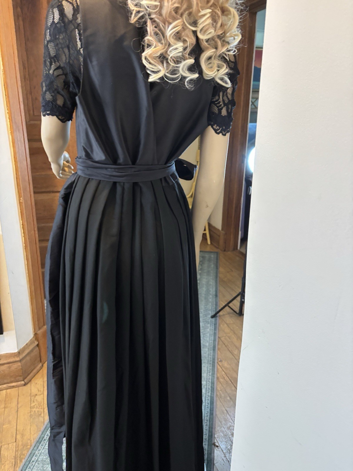 Fuchs Trachtenmoden Black Silk Dirndl Dress Size Large NWOT, Never Worn