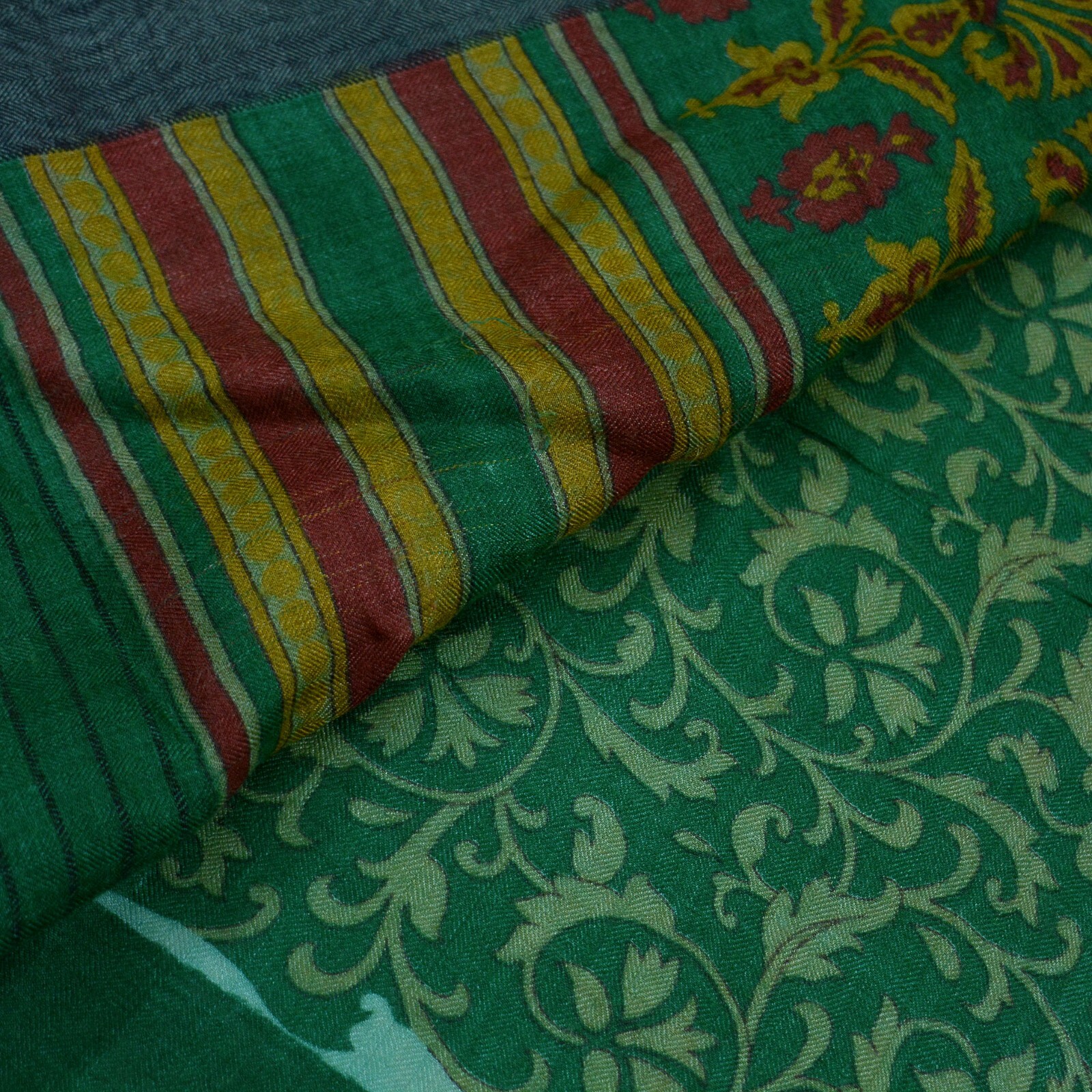 Vintage Sari Green Pure Woolen Woven Printed Sarees Soft Warm Craft Fabric 6Yd