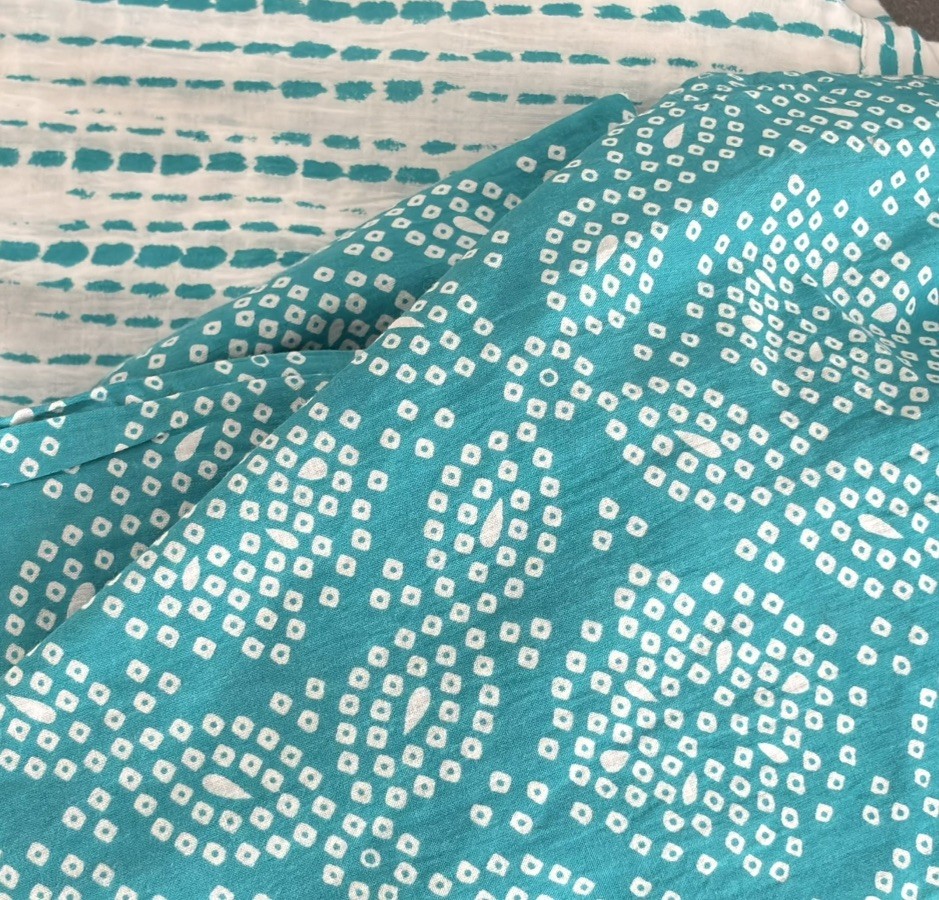 Women’s Medium Elegant Turquoise Teal Blue Embroidered Salwar-Kameez Set