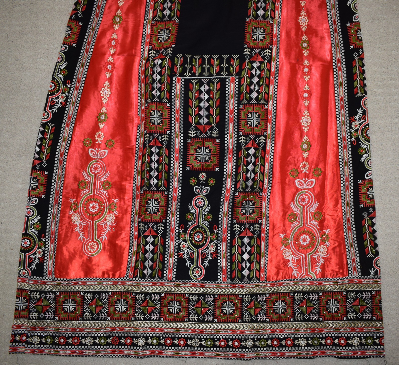 Palestinian Tatreez Thobe – Red Satin Panel & Embroidered Maxi Dress – Abaya