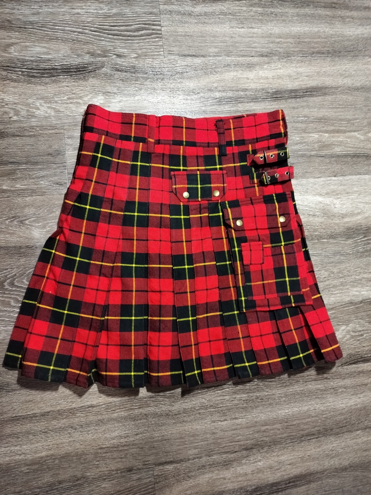Men’s Red Plaid Utility Kilt – Tartan Pleated Scottish Skirt w Pockets – Size 36