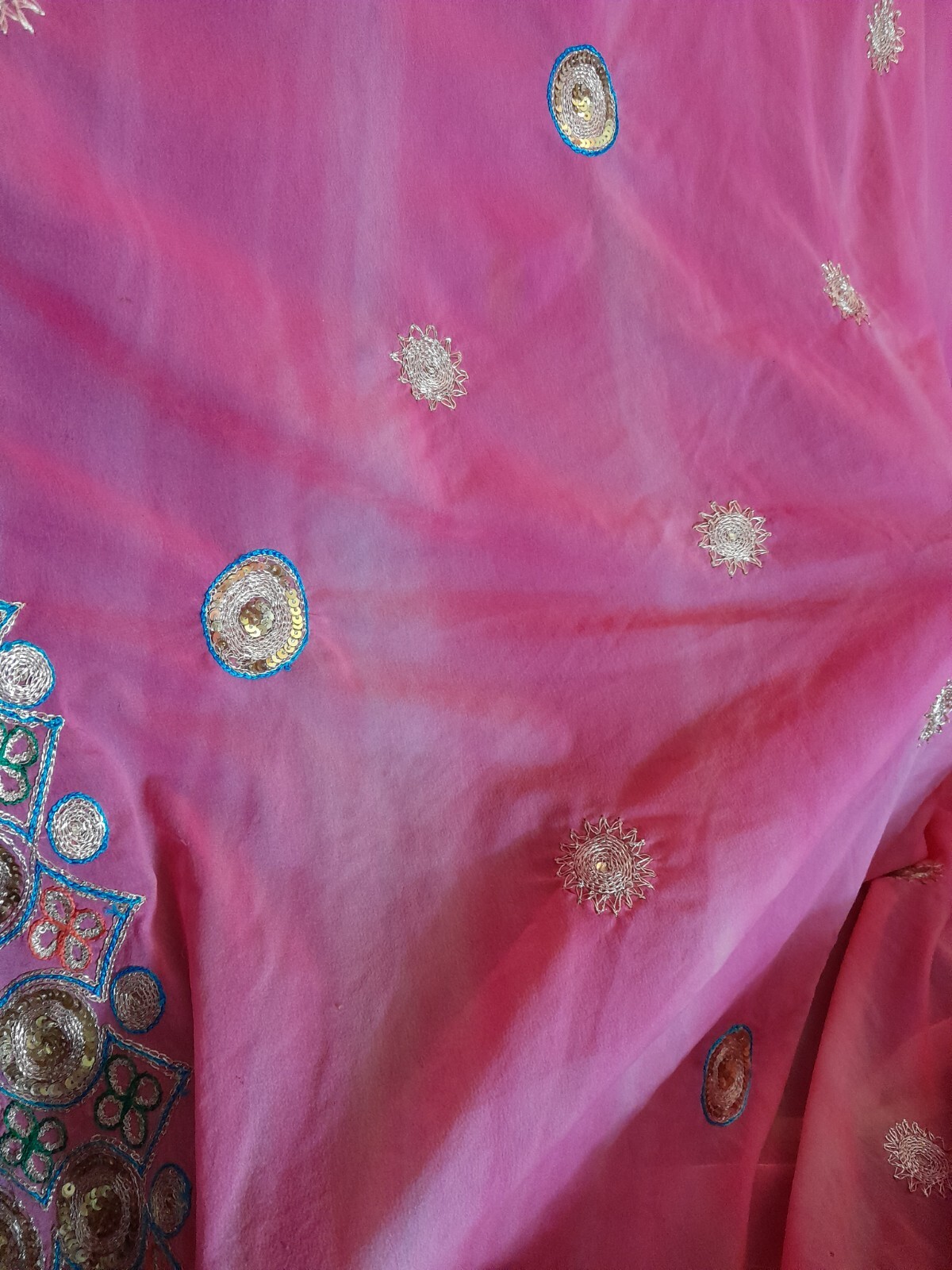 EAST INDIAN VINTAGE CHIFFON SARI HEAVILY EMBELLISHED GOLD SEQUINS 6YDS L X 45″ W