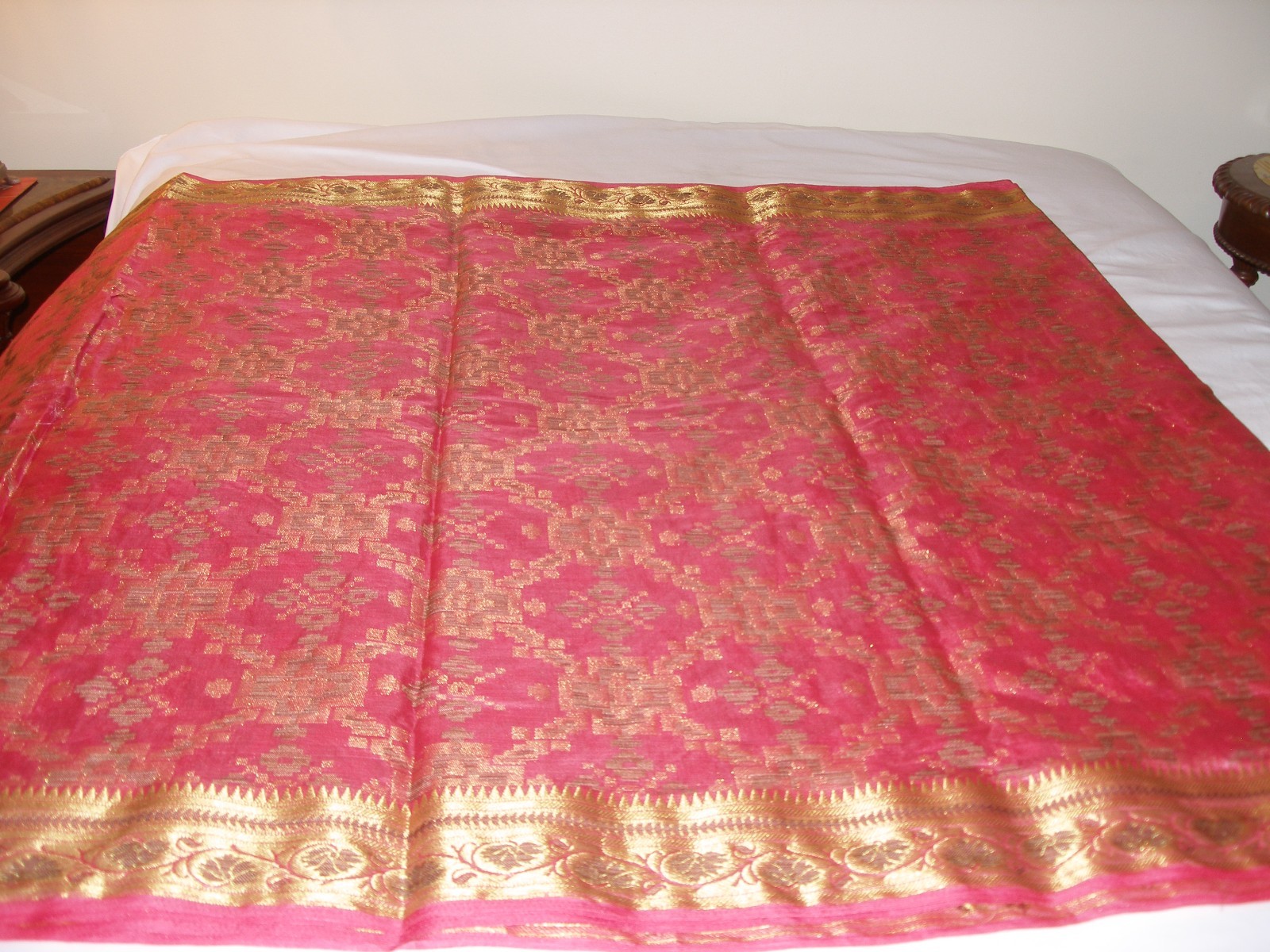 NEW SILK SARI WITH ZARI AND PINK COLOR