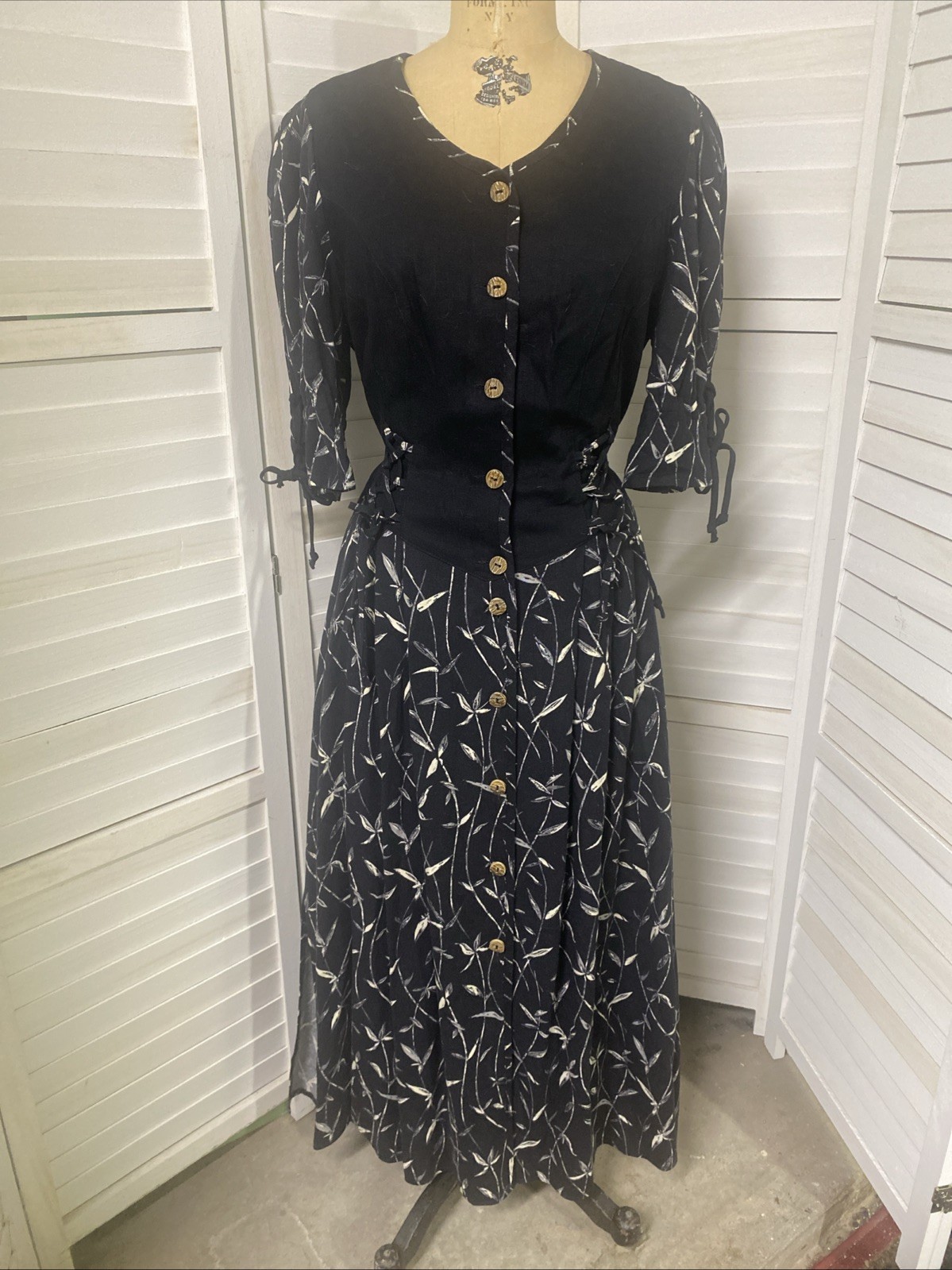 VTG Black Viscose Floral German Bavarian Long Dirndl Dress Oktoberfest Large