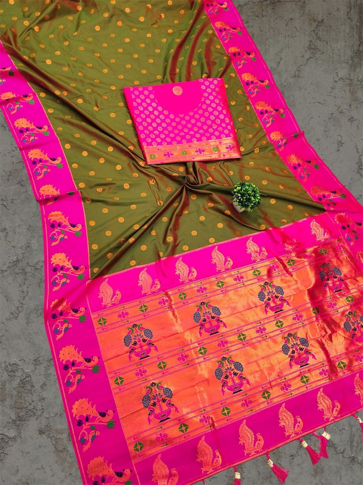 Pethani Silk Saree,Meenakari Weawing Zari Turning Peacock Contrast Border Saree