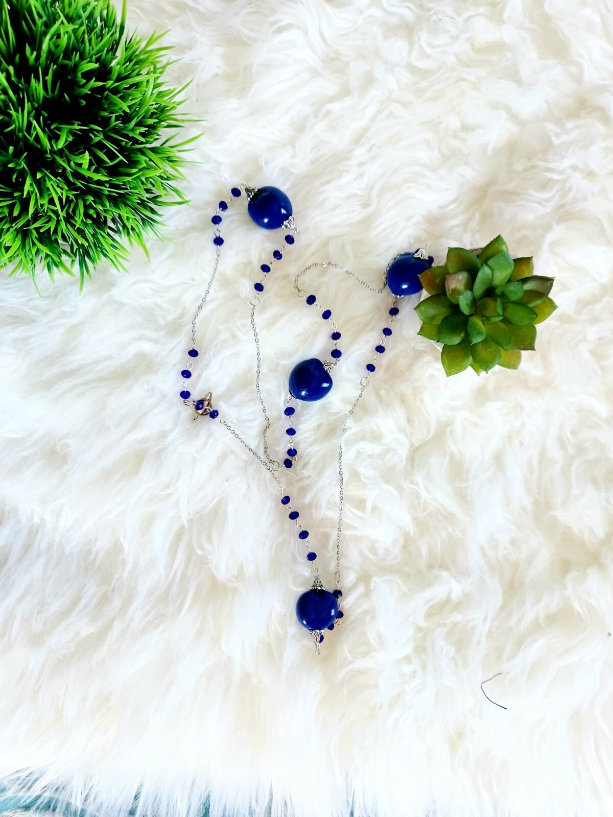 Trendy, versatile and simple long chain-bead necklace