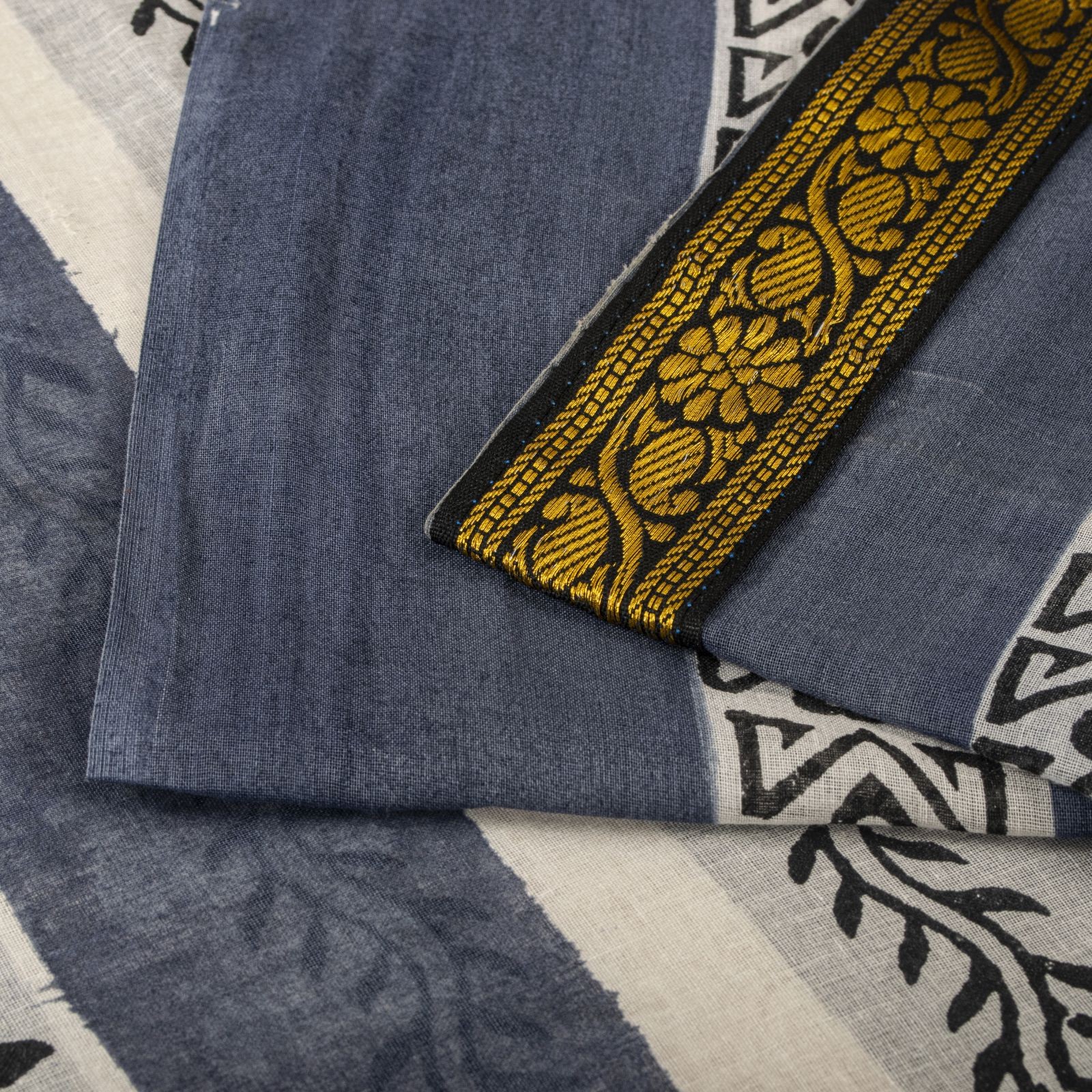Sanskriti Vintage Saree White-Gray Pure Cotton Hand Block Printed Sari 5Ydfabric