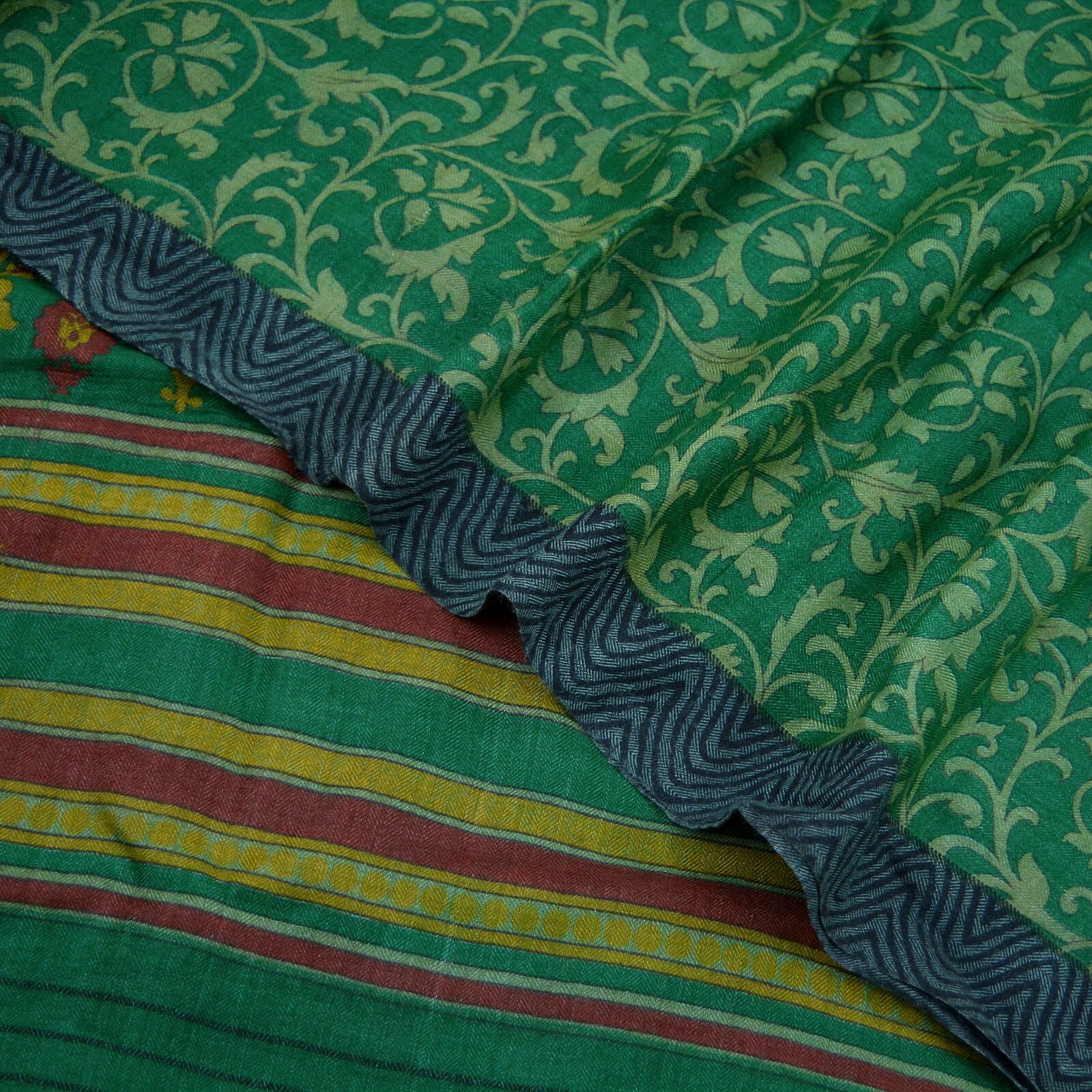 Vintage Sari Green Pure Woolen Woven Printed Sarees Soft Warm Craft Fabric 6Yd