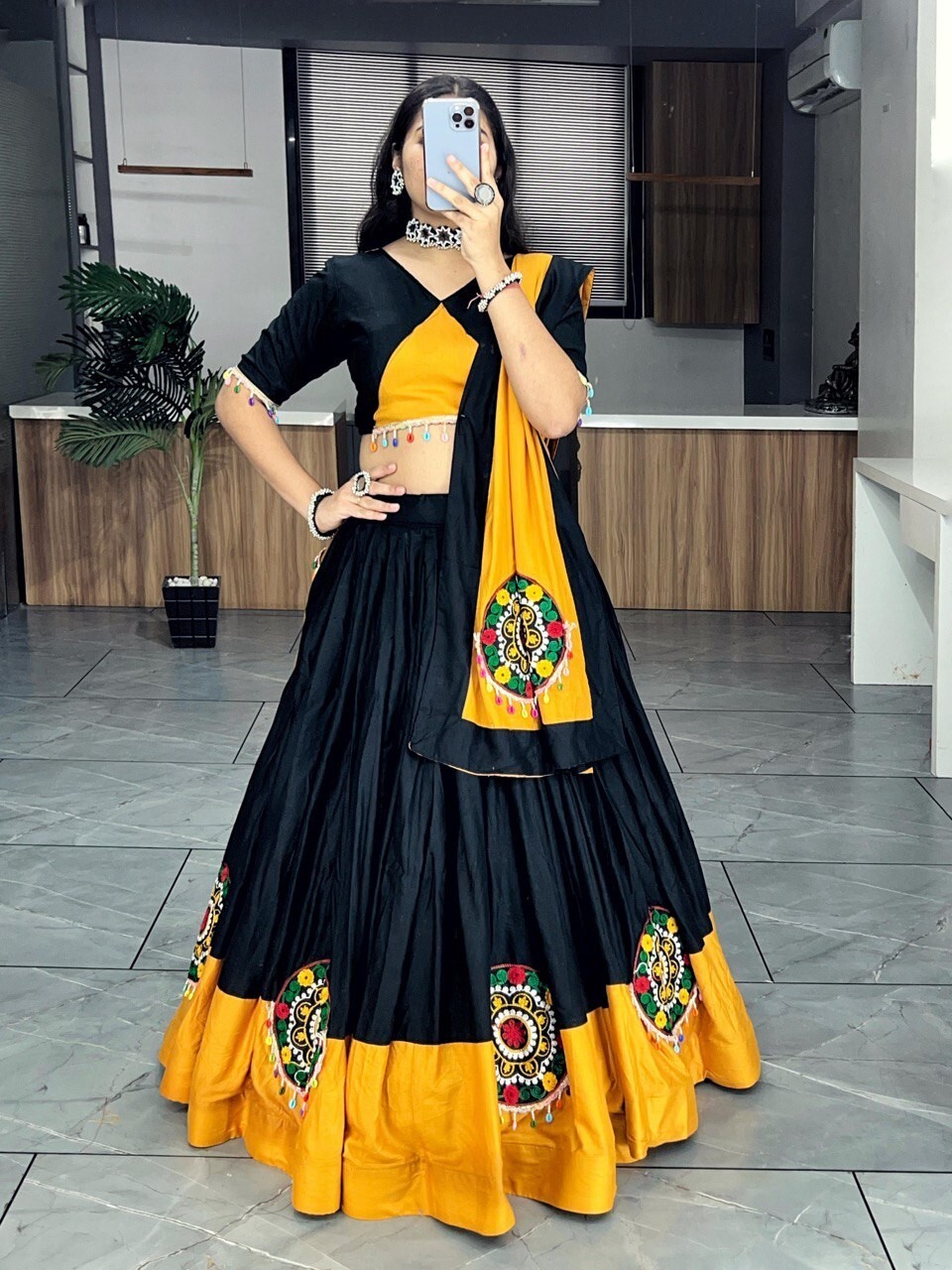 Garba choli Plain With Traditional Gamthi Patch Work By Aadat export