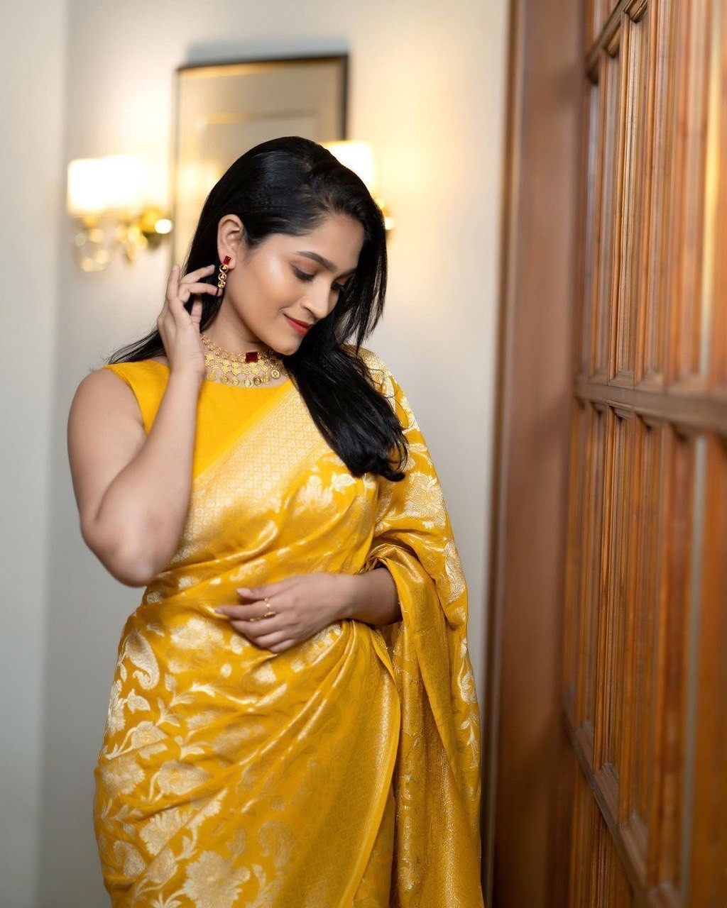 Radiant Yellow Wedding Saree Soft Silk with Rich Jacquard Weave Pallu indian