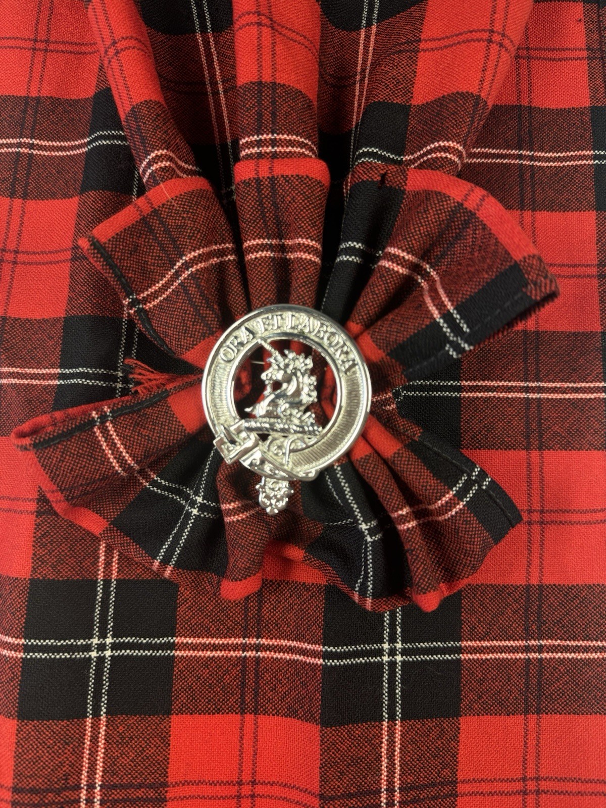 Red Black Tartan Plaid Fly Plaid Sash w/ Stag Clan Crest Brooch Pin Scottish