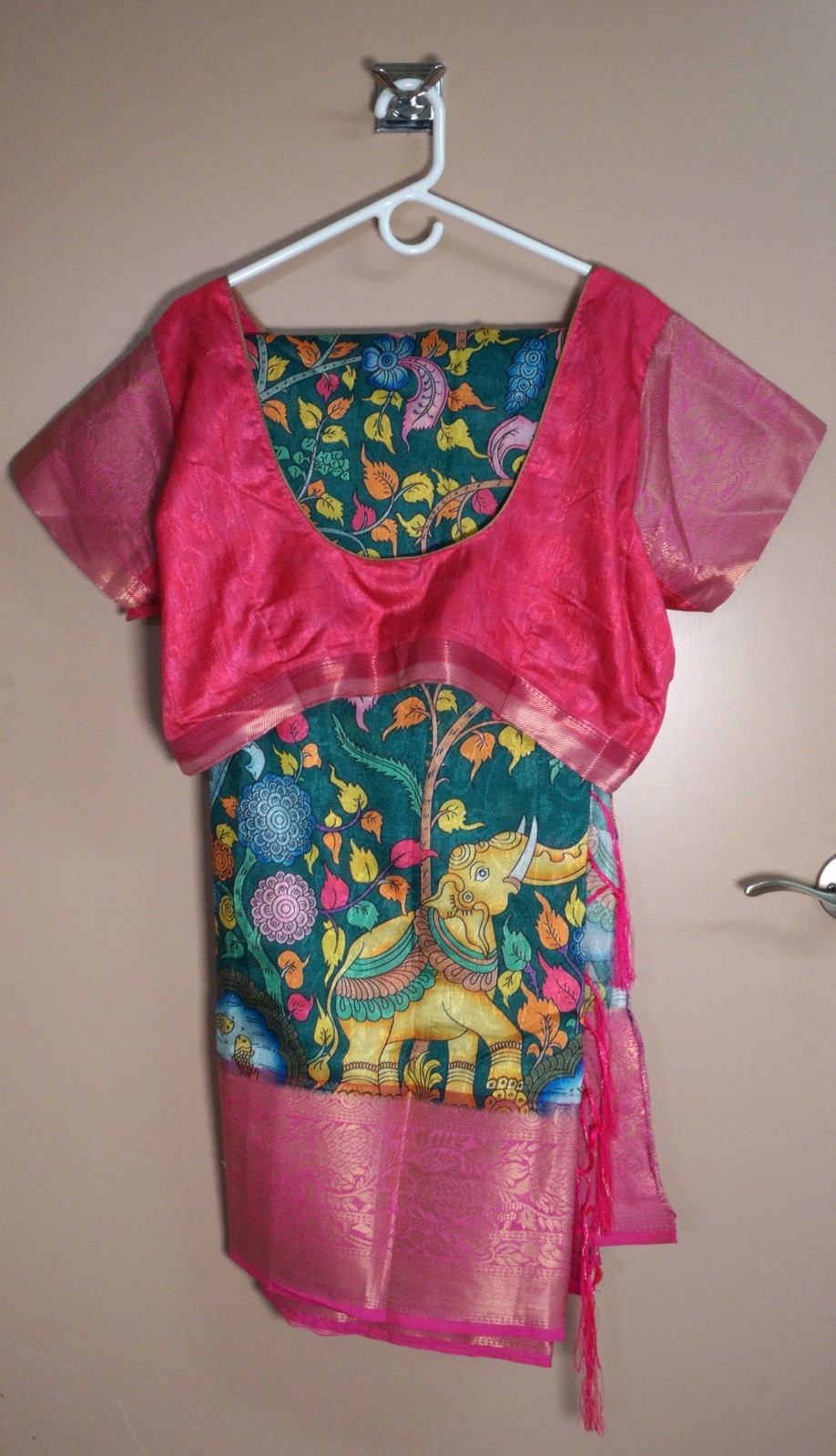 Vibrant Handloom Saree w/ Blouse Leaf Pattern Sari Ornate Fabric