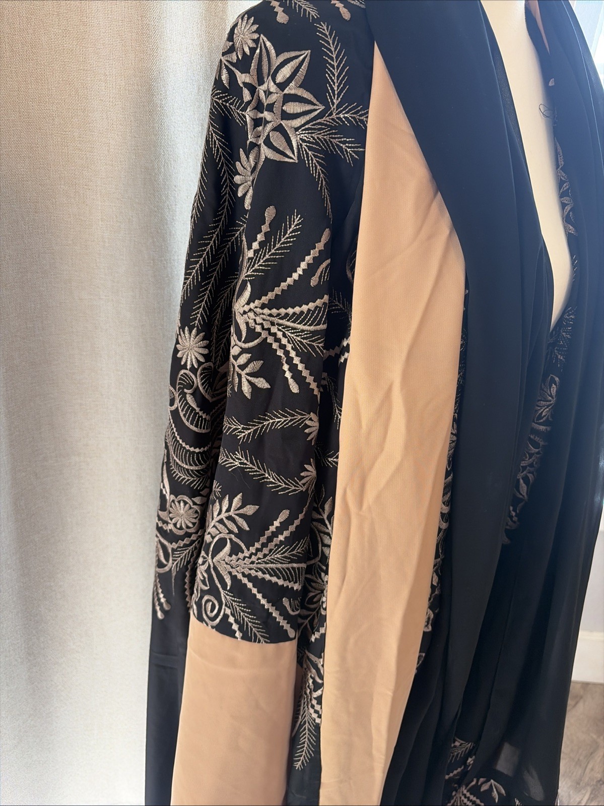 Hayas XL Black And Beige Open Abaya With Floral Embroidery