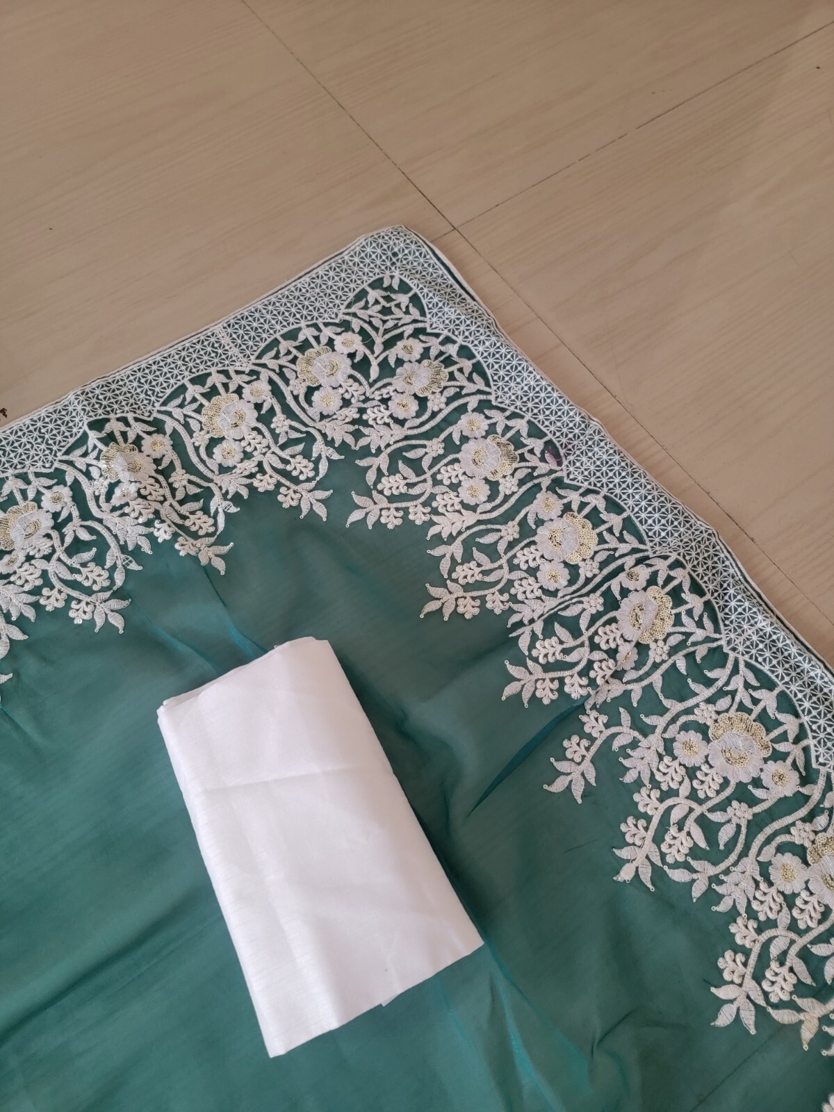 Organza Sarees,Beautiful Embroidery Saree,Designer Saree,Wedding Saree