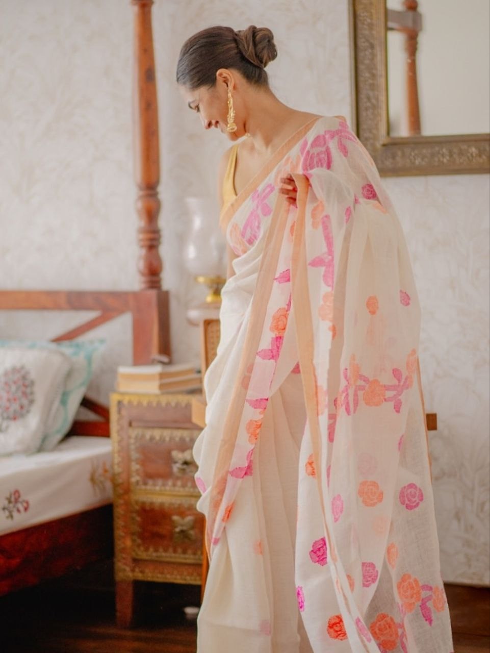 Soft Linen Saree Digital Print 6.30 Meter with Matching Digital Print Blouse