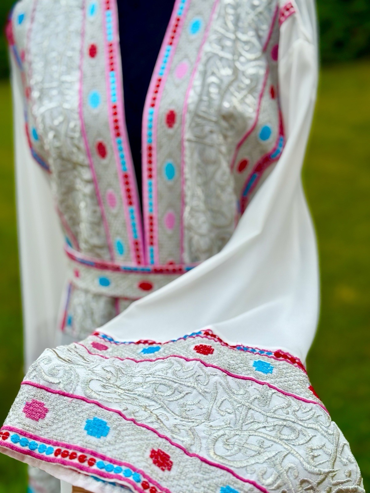Women’s Middle Eastern Kaftan Robe Embroidered Black Gold White Blue