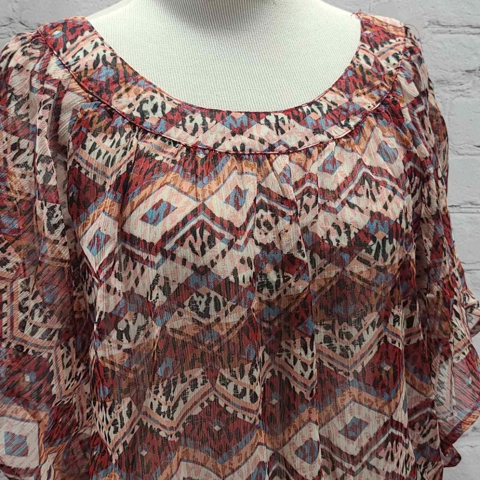 Aztec Like Print bat wing sleeves elastic waist