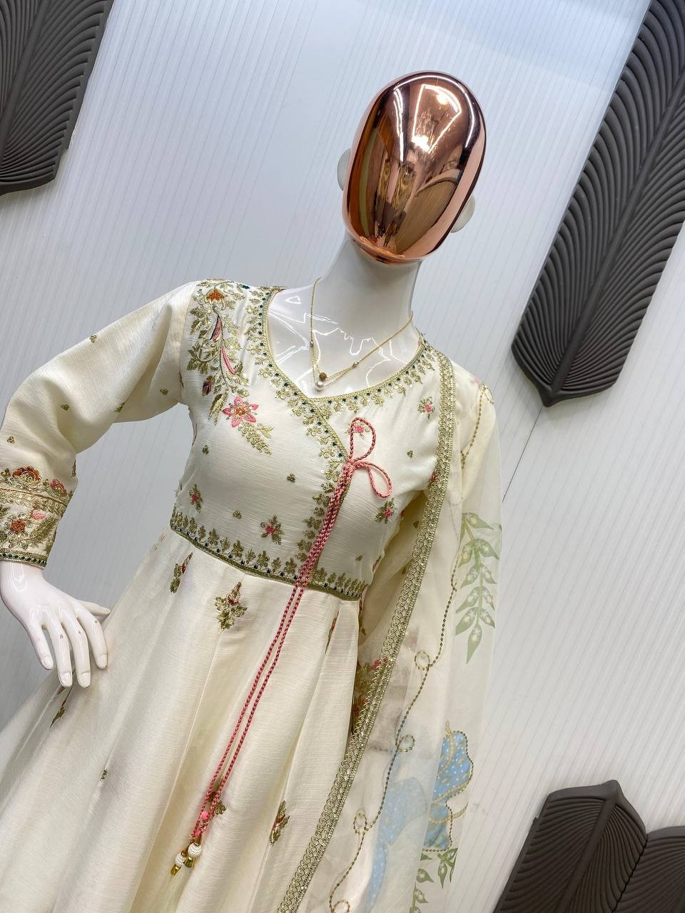 New Fashionable Cream Chinon Salwar Kameez With Organza Dupatta For Reception