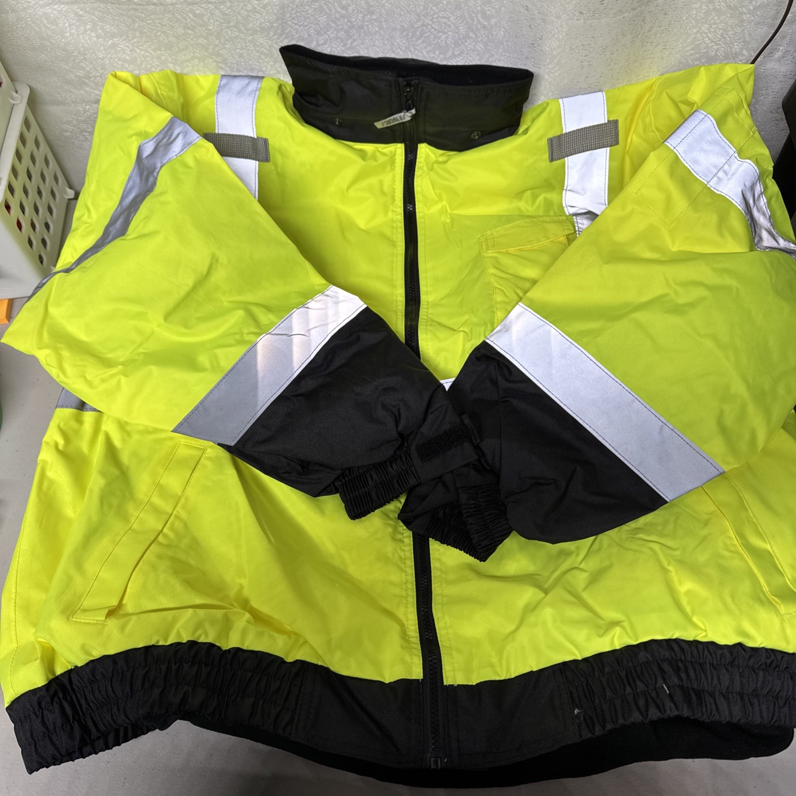 Ergodyne unisex adult Reflective Winter Jacket Zip Out Liner Type R Class 3XL