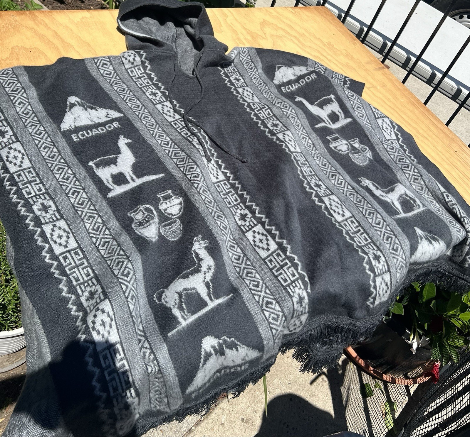 Ecuador Hooded Poncho Gray XL Traditional Latin American Unisex Adult