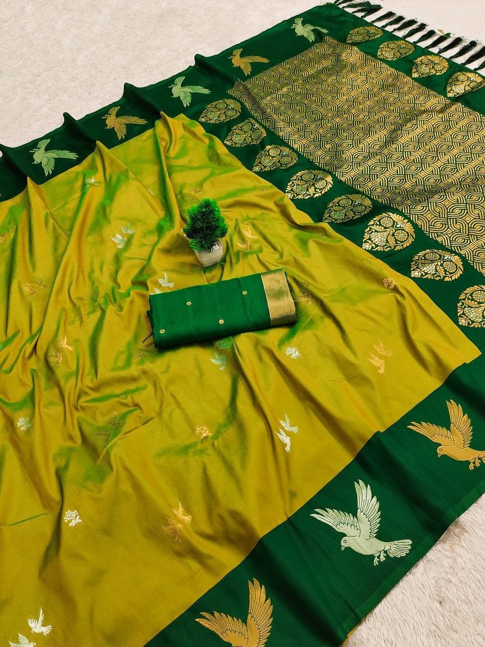 Sari Designer Indian Saree Wedding Festival Bollywood Party Wear Contemporary
