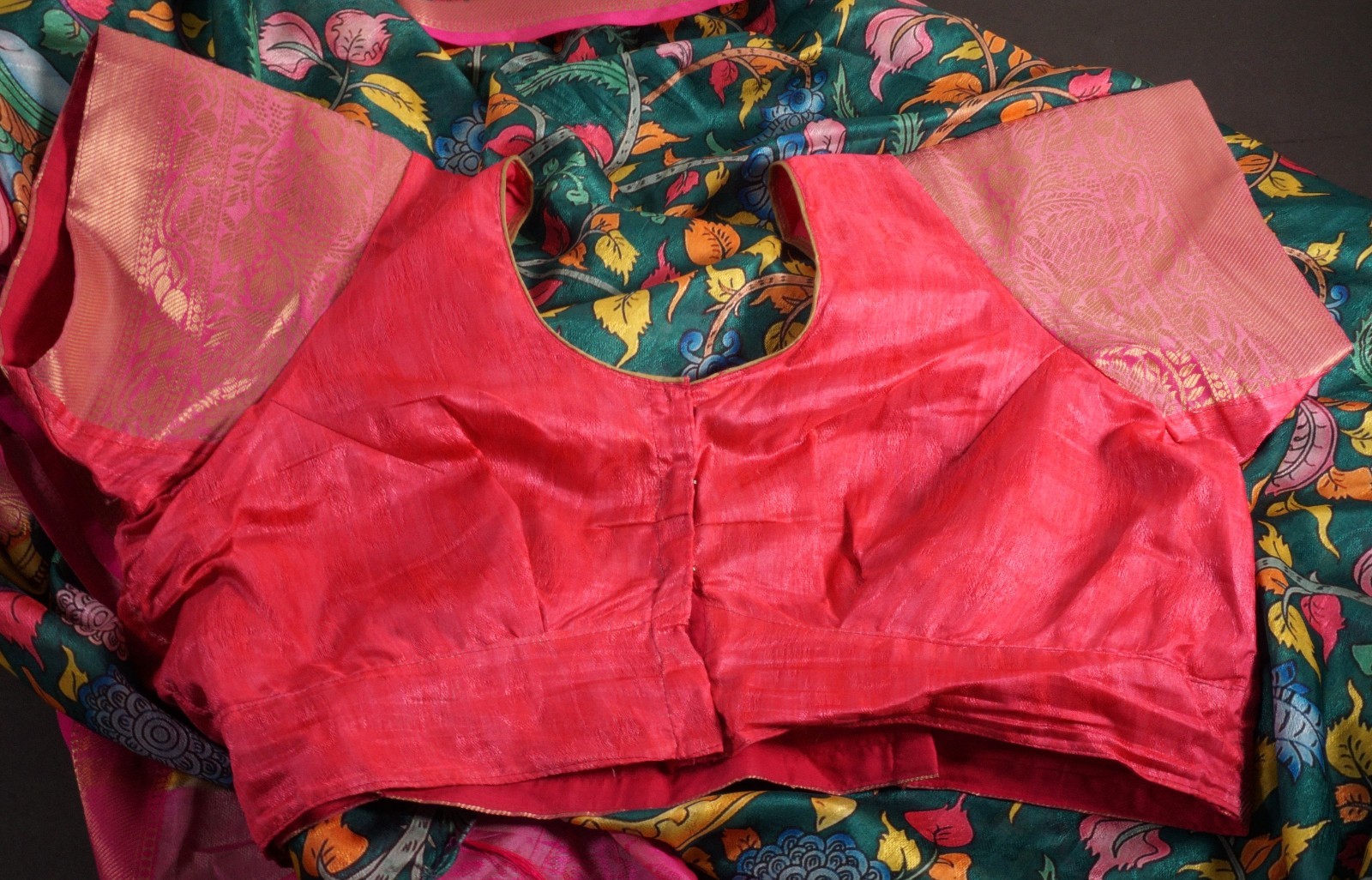 Vibrant Handloom Saree w/ Blouse Leaf Pattern Sari Ornate Fabric