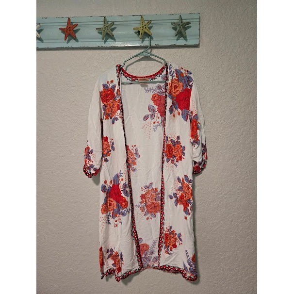 Flying Tomato White Floral Kikomo