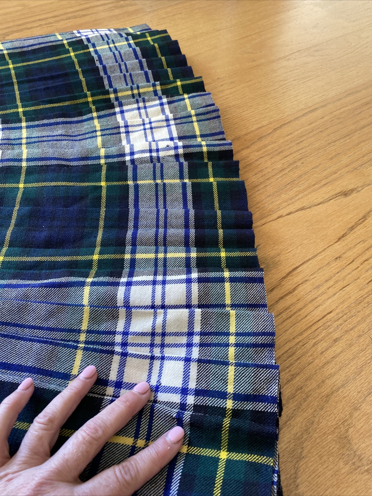 Dunedin Tartan Plaid Pleated Wool Kilt Skirt Medium 28-30 Waist Flaws