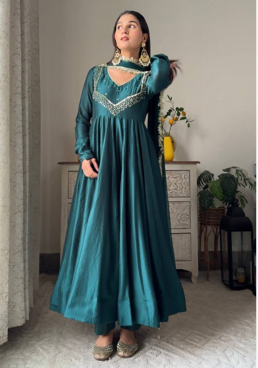 Latest Pakistani Women’s Girl’s Salwar Kameez Fancy Embellished Party Wear Suit