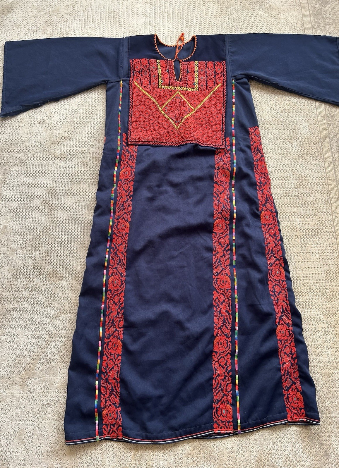 Vintage Palestinian Thobe – Hand-Embroidered Arabic Dress (boy Swinging Motif)
