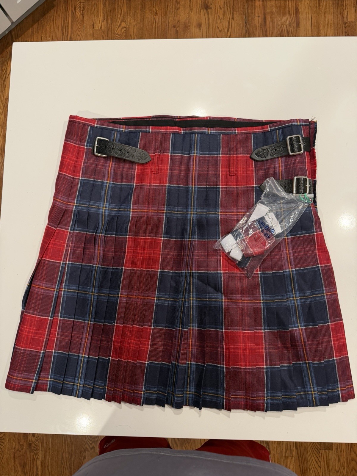 Premium USA Kilts Wool Kilt – 44″ Waist / 24″ Length (With Flashes)