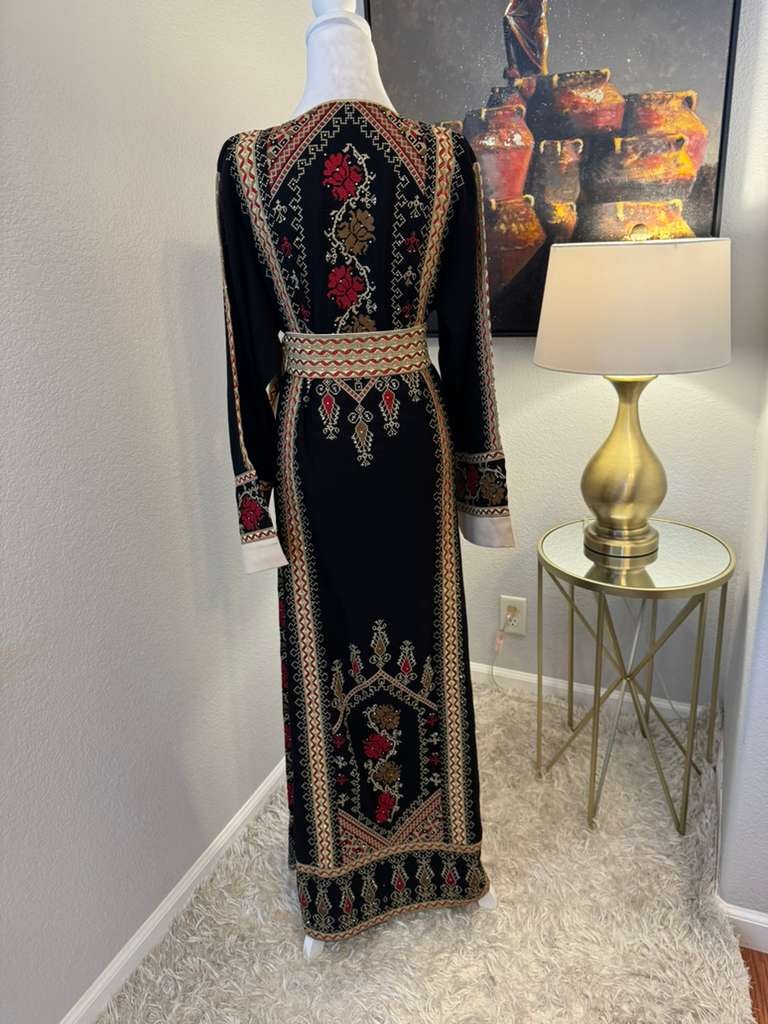 Roma Thobe – Women’s Embroidered Dress, Perfect for Eid, Abaya, Ramadan