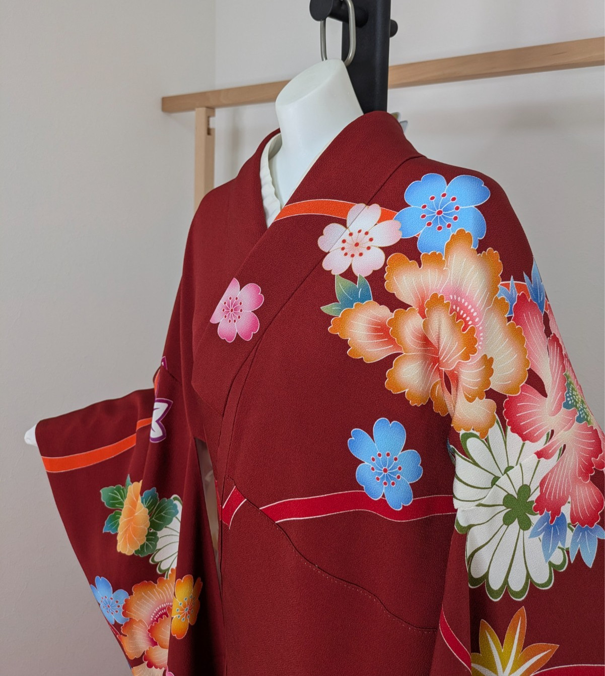 Japanese Kimono Silk Furisode Red Clouds Yuzen Colored Floral Big Oni-chirimen