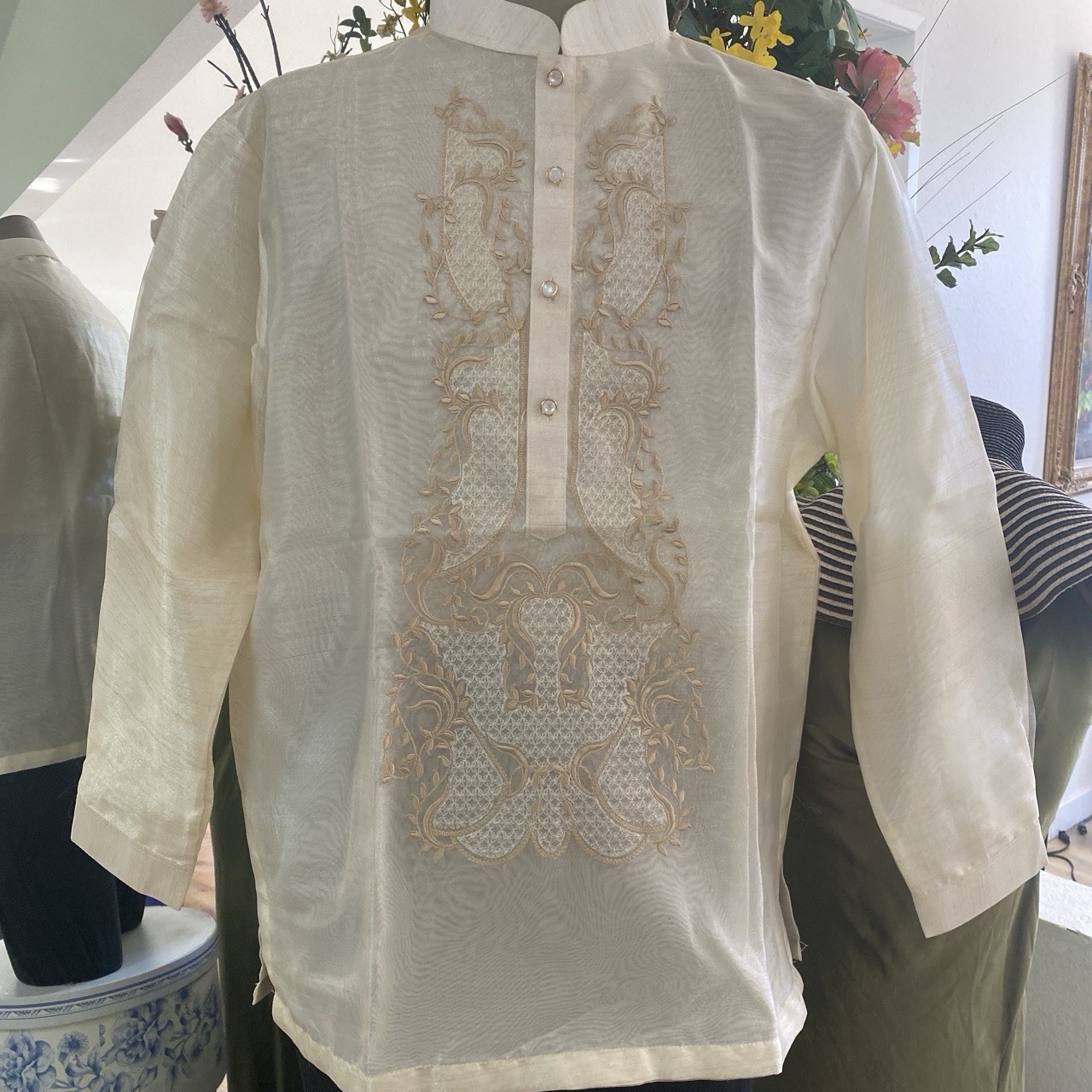 Barong Tagalog XL With Classic Embroidery Design
