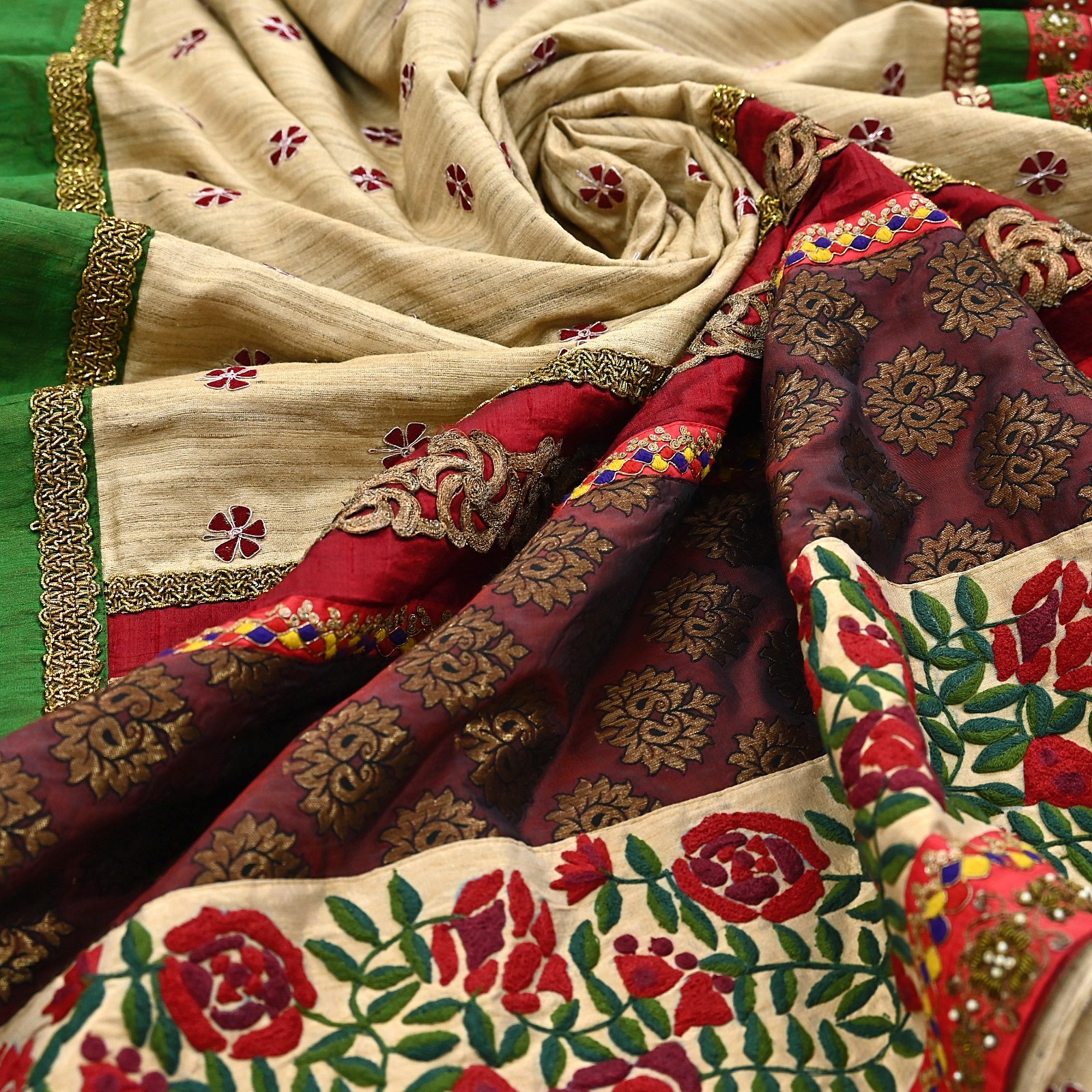 Pre-owned Pure Khadi Silk Hand Embroidered Banarasi Sabyasachi Designer Saree