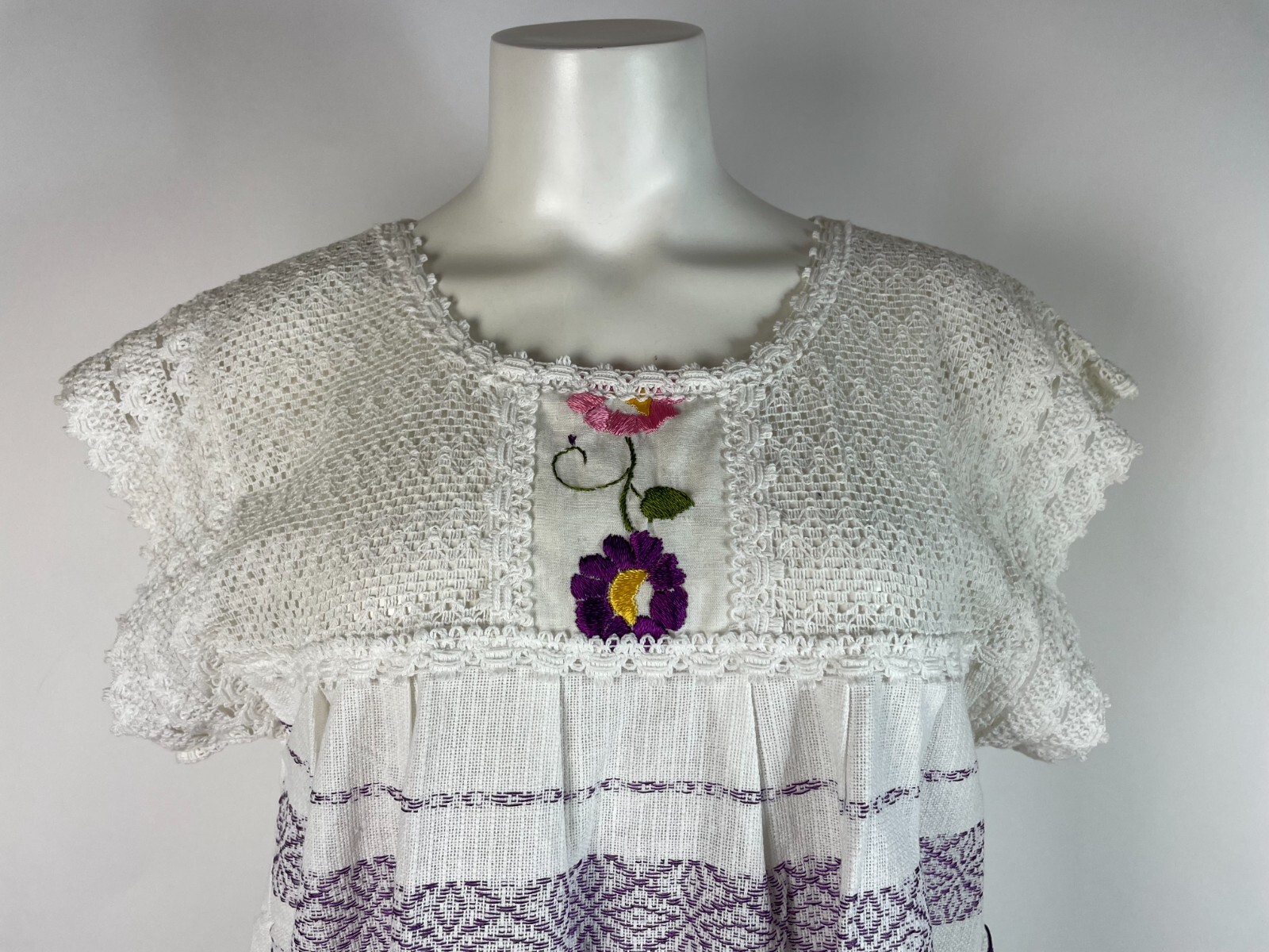 Mexican Huipil Embroidered Lace Floral Hand Stitched Vintage Top Large 38″ Bust