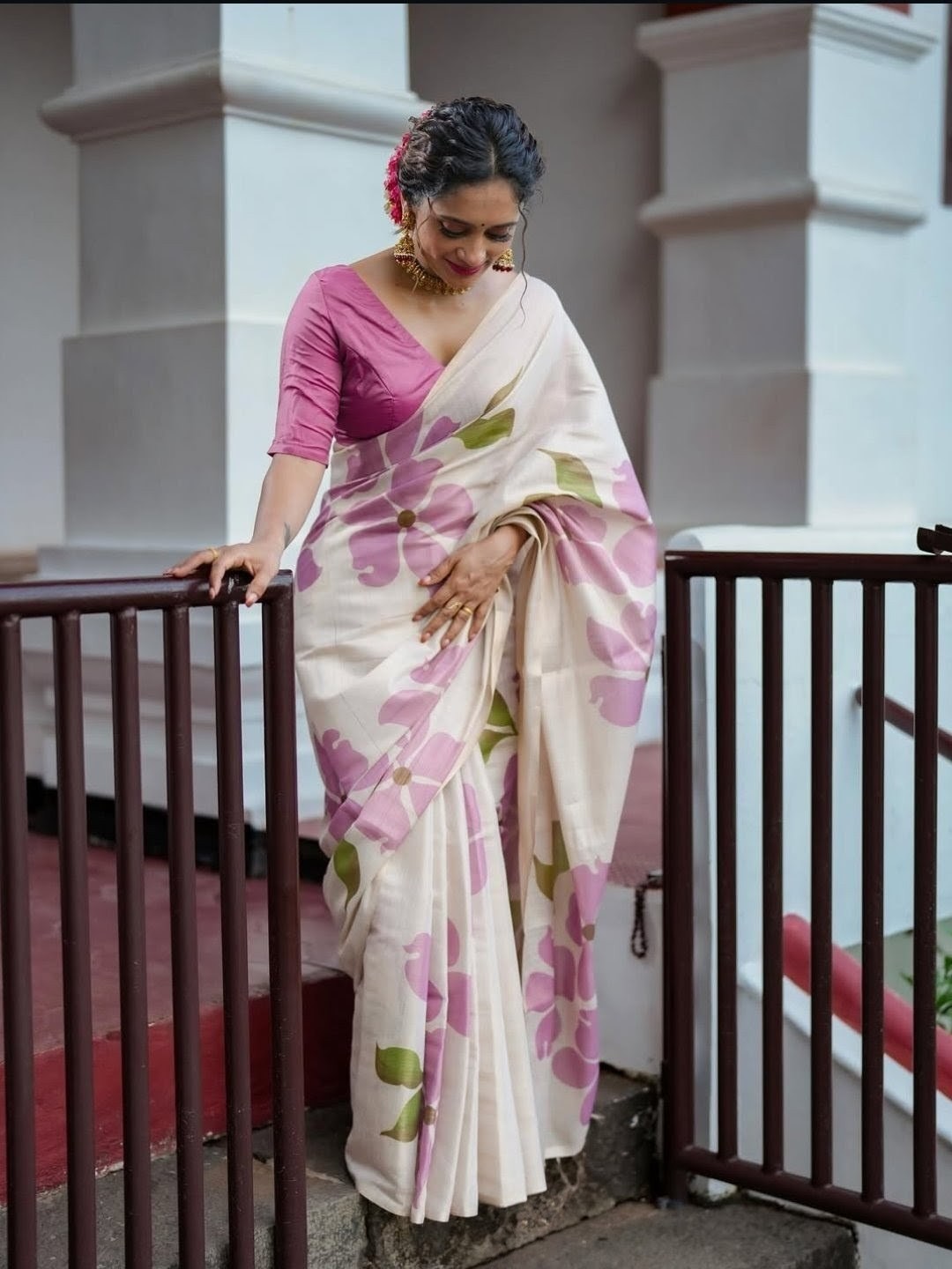 Women’s Cream Pink Linen Tissue Silk Saree Floral Matching Blouse Ethnic Sari