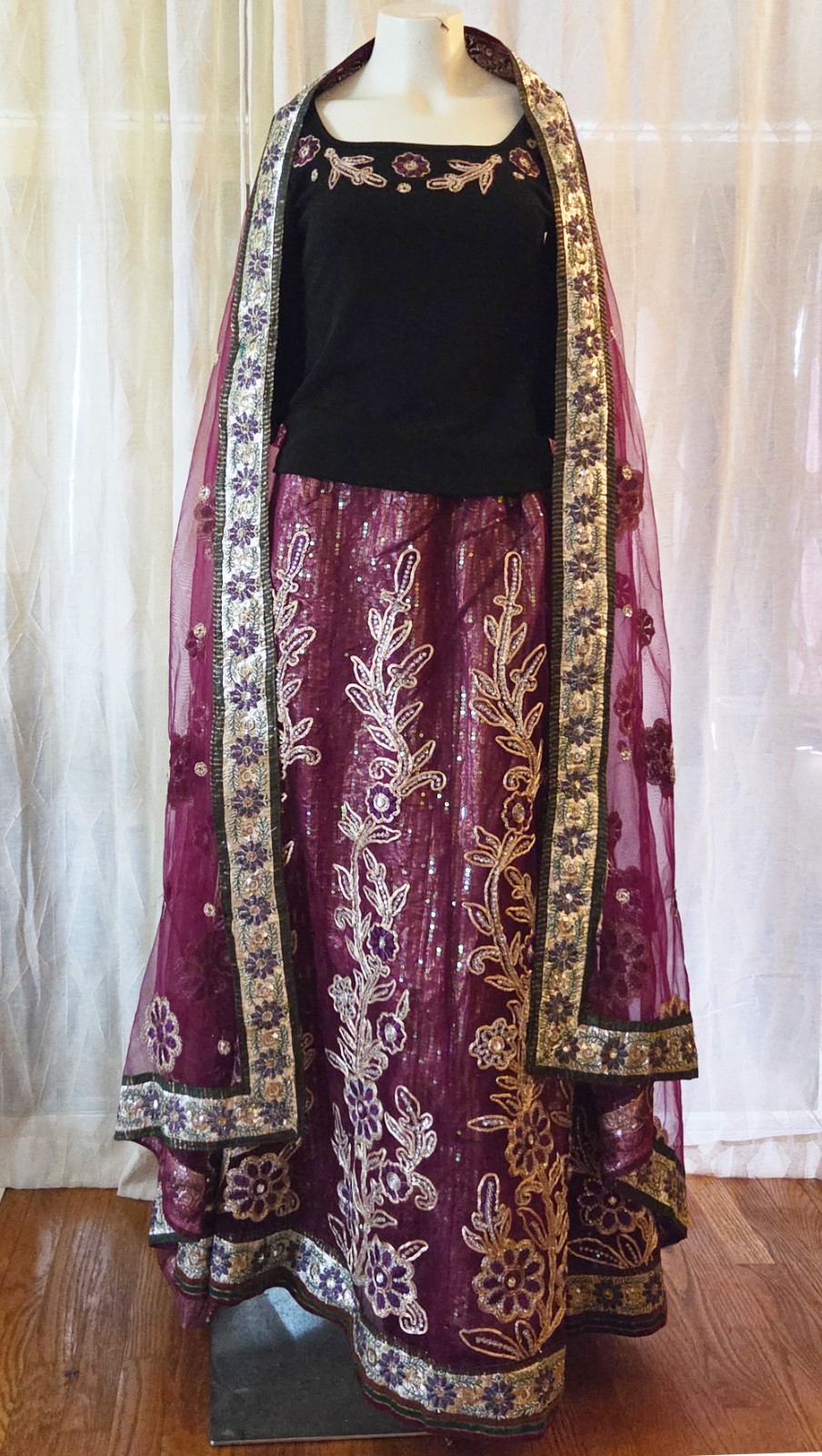 3 Pc Indian Formalwear – Skirt Blouse Wrap Magenta Floral Gold Sequin Sz 6/8
