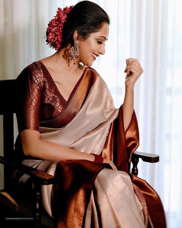 Women’s Banarasi Silk Kanjivaram Jacquard Saree With Unstitched Blouse Piece