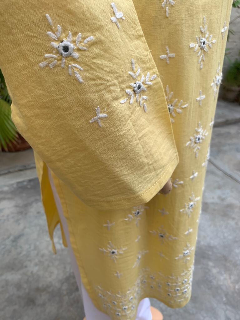 Pakistani Light Yellow & White Straight Style Embroidered 3-Pcs Lawn Suit,L