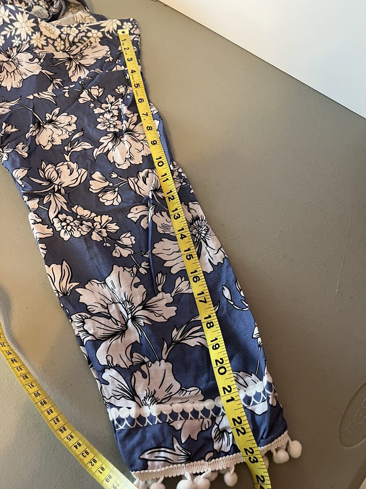 So Kamal Original 3 pc Linen Digital Print Shirt, Trouser, & Duppata. NEW