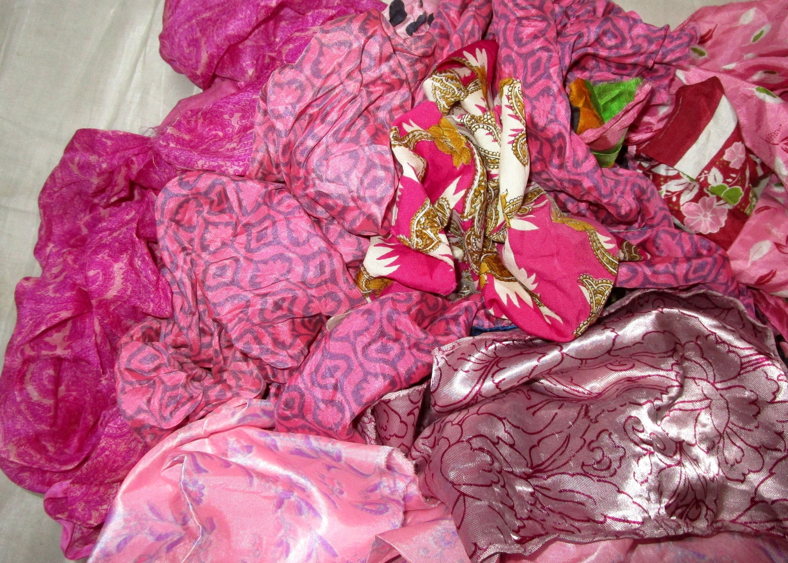 LOT ART SILK Antique Vintage Sari REMNANT Fabrics 100 GRAMS Pink #ABXQD
