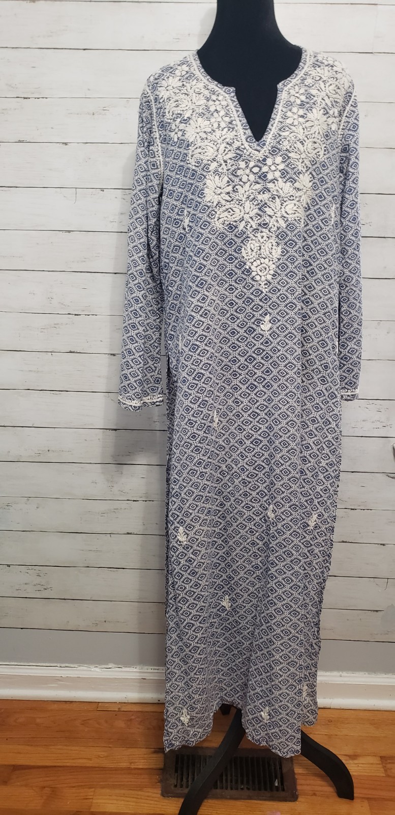 World Market Navy And Cream Tunic Top / Kurti OS Boho India Maxi Sh Sl Side Slit